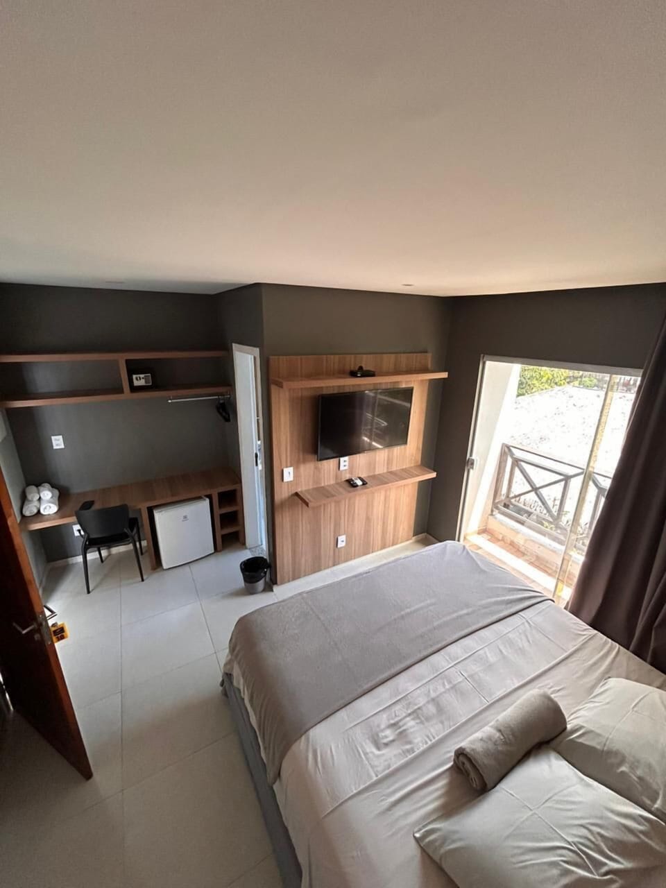 Superior Double or Twin Room | Desk, laptop workspace, blackout drapes, soundproofing