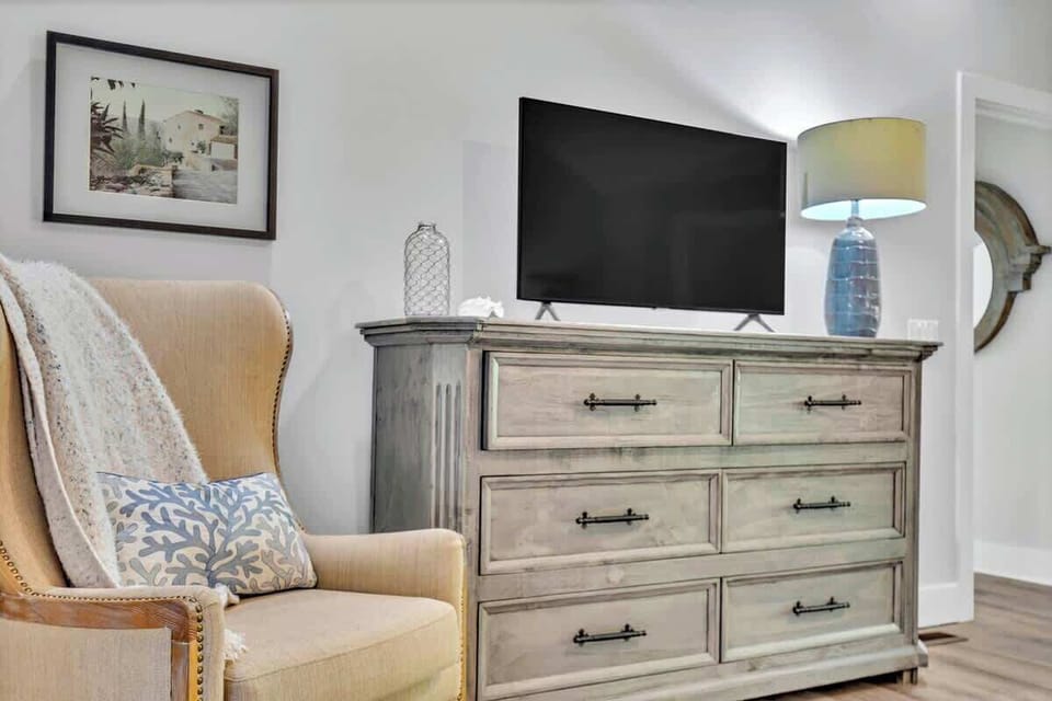 Primary Suite with King Bed