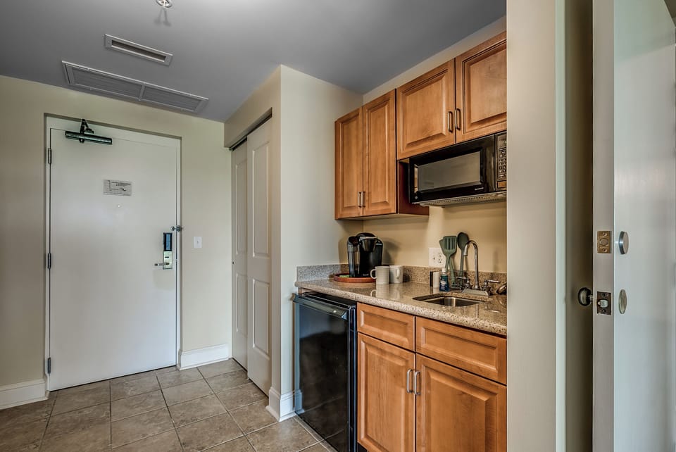 Kitchenette with mini fridge and microwave