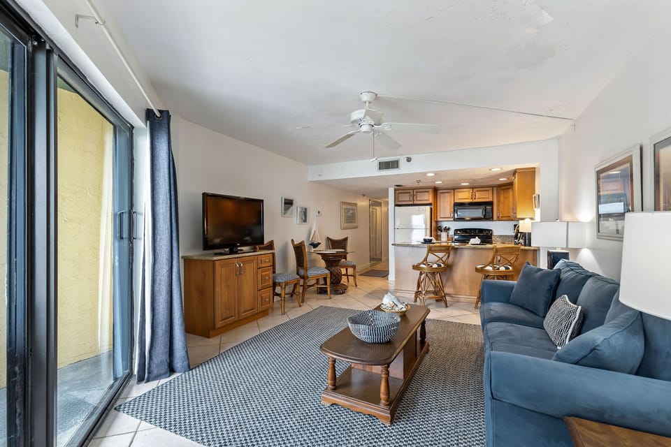 Living Area with Queen Size Pullout Sofa