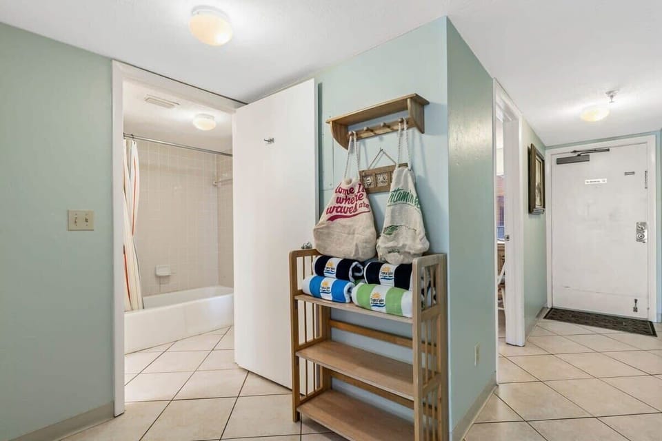 Hallway Entrance to Full Bath