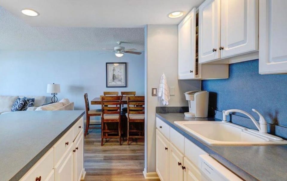 Kitchen/Dinning Area