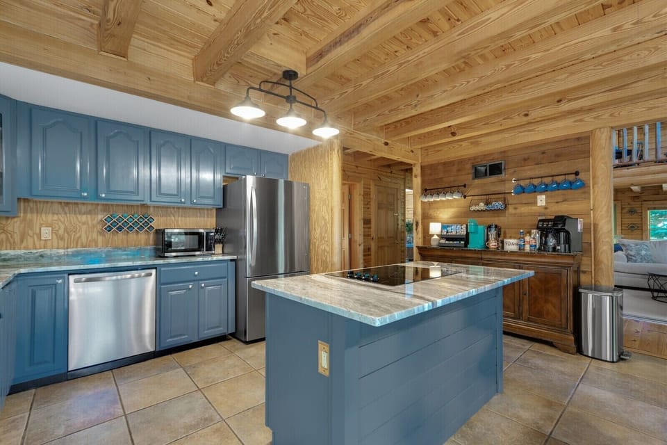 Full kitchen with gourmet coffee bar.  Cold brew, Keurig, and drip coffee maker