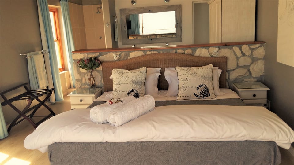Egyptian cotton sheets, down comforters, in-room safe