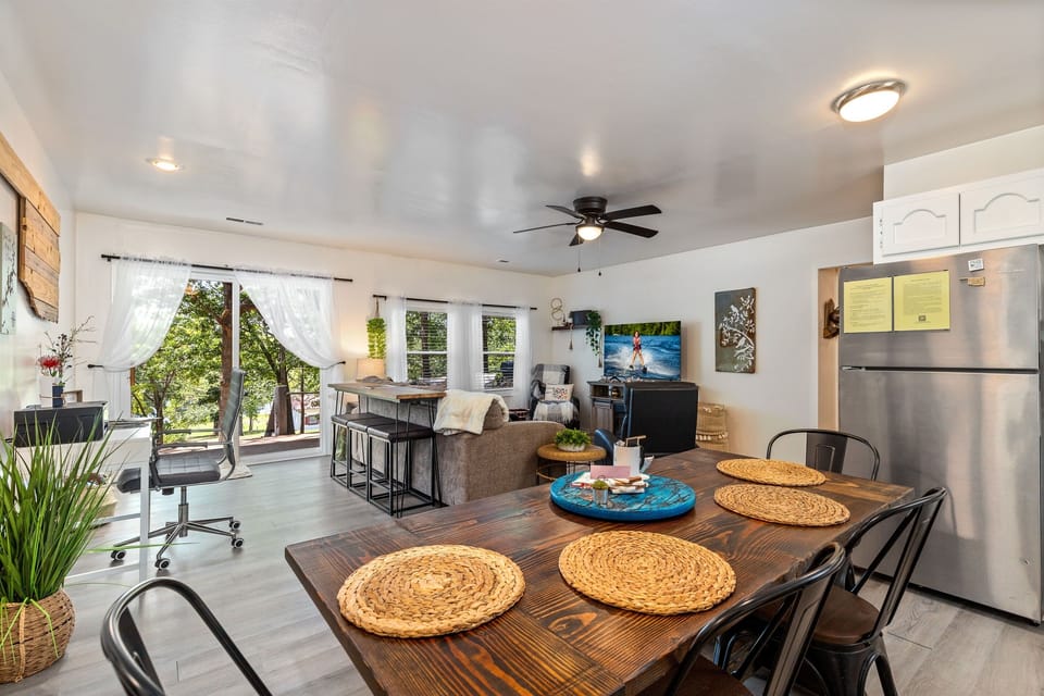 Open Plan with Extra Seating for Dining