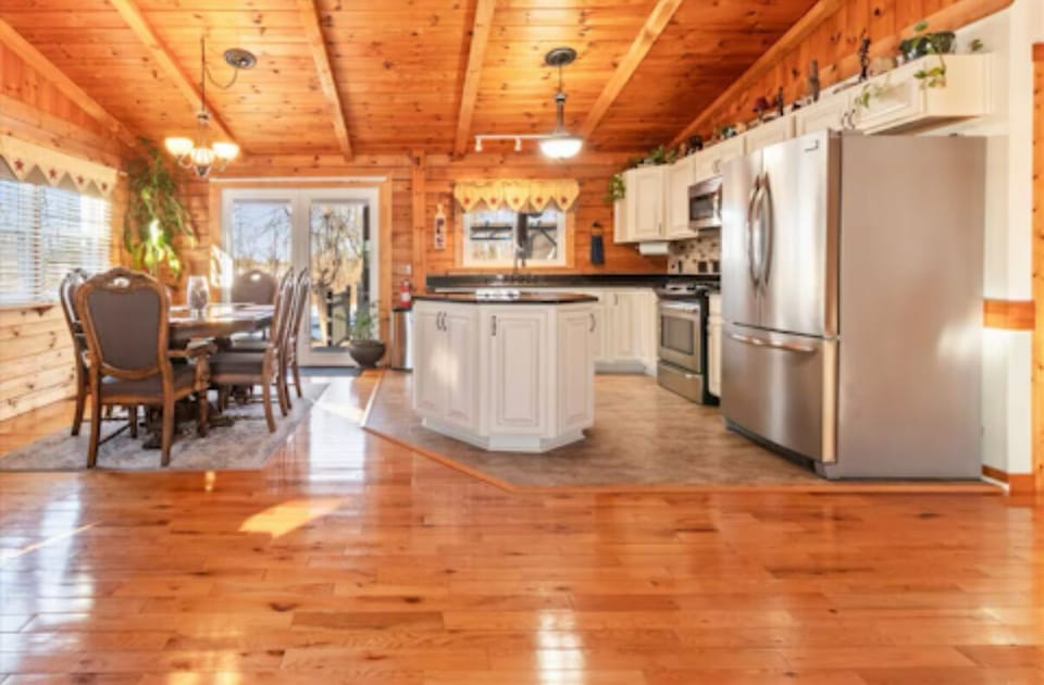 Kitchen/Dinning Room
