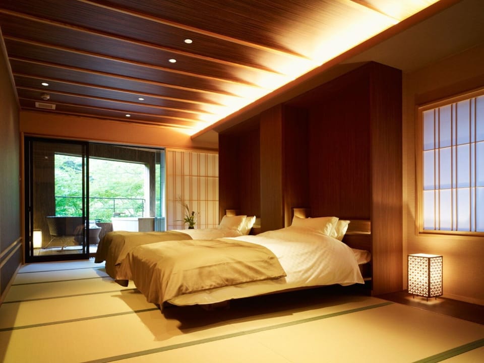 In-room safe, WiFi (free), bed sheets