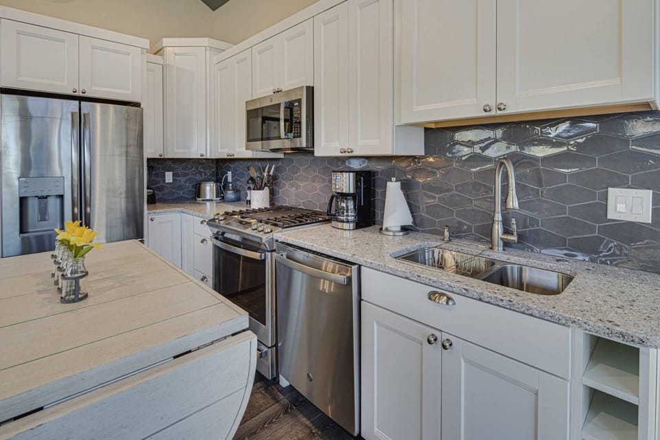 Cook a delicious meal in this fabulous kitchen.