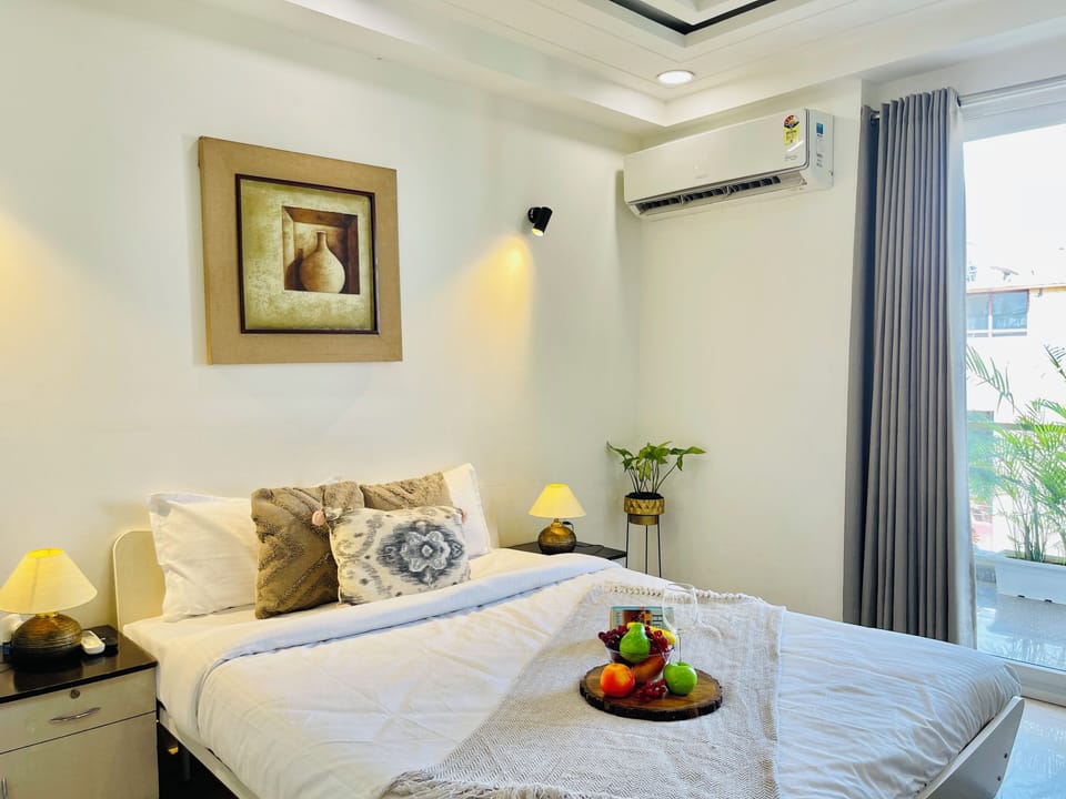 Apartment, 3 Bedrooms | 3 bedrooms, desk, iron/ironing board, free WiFi