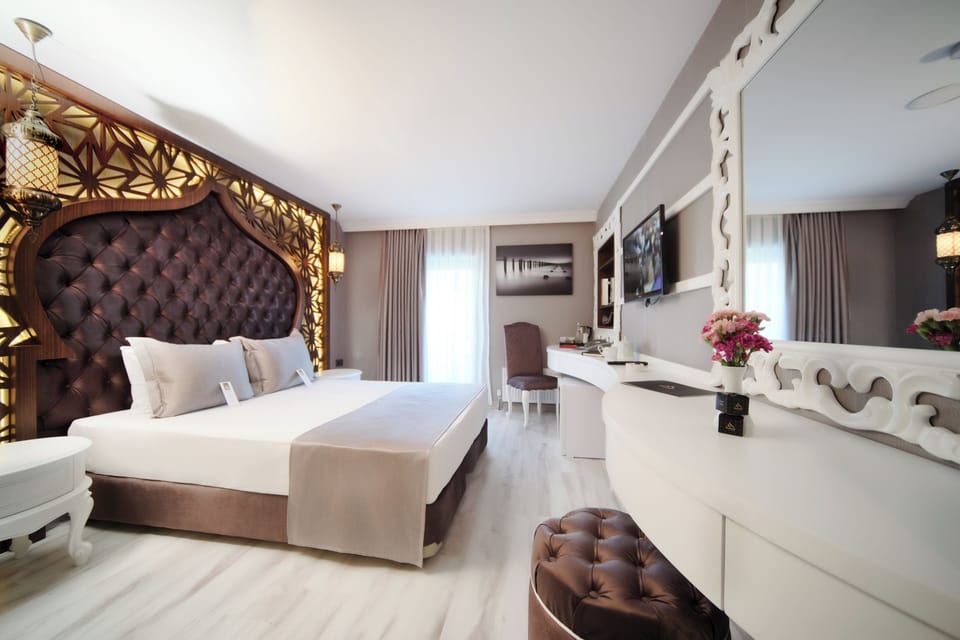 Executive Penthouse, Terrace (Jacuzzi) | 1 bedroom, premium bedding, minibar, in-room safe