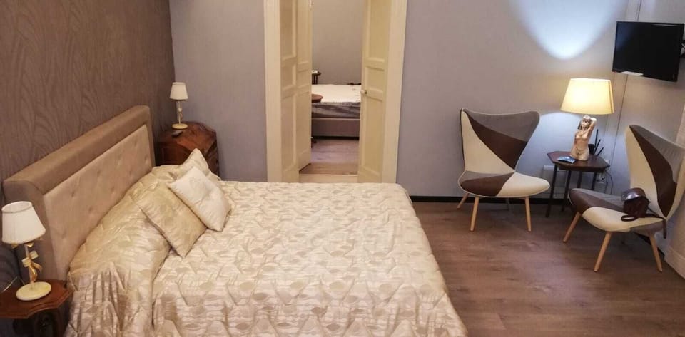 Comfort Suite | Frette Italian sheets, premium bedding, down comforters