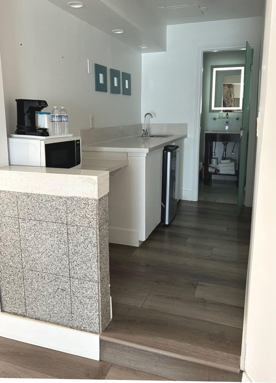 Room, 1 King Bed, Fireplace, Oceanfront | In-room safe, iron/ironing board, free cribs/infant beds, free WiFi