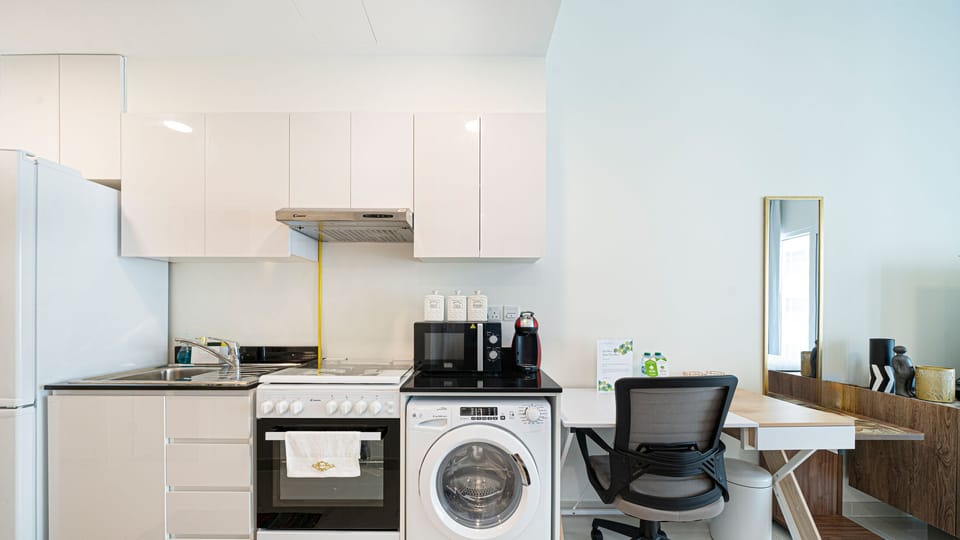 Basic Studio | Private kitchen | Full-size fridge, microwave, oven, toaster