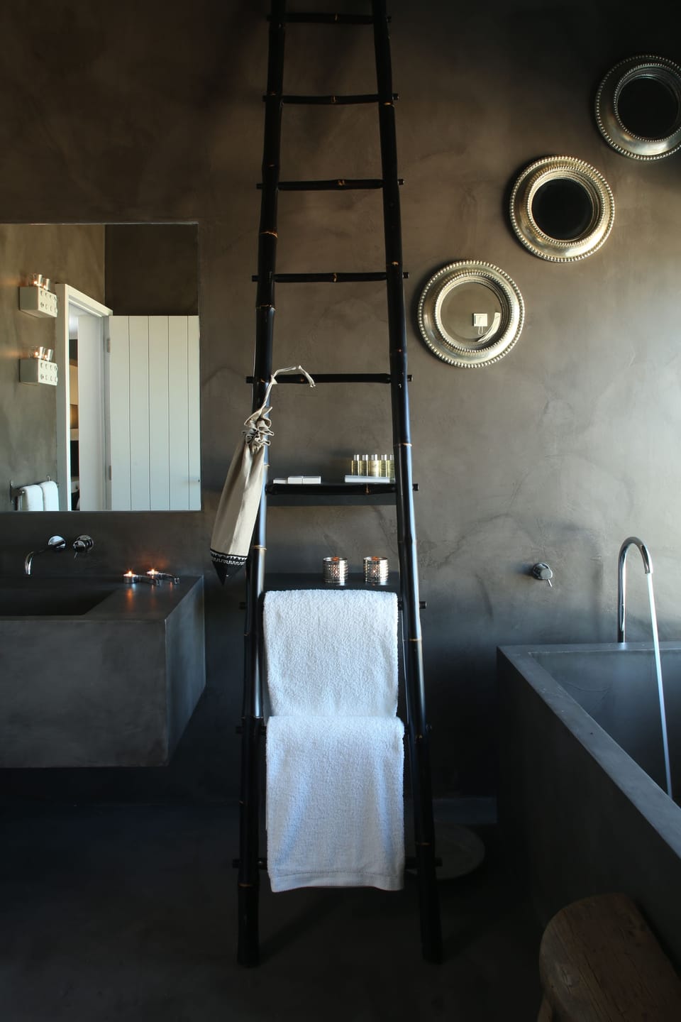 Suite | Minibar, in-room safe, individually decorated, soundproofing