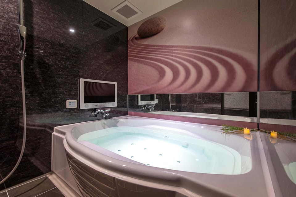 Deluxe Double Room | Bathroom