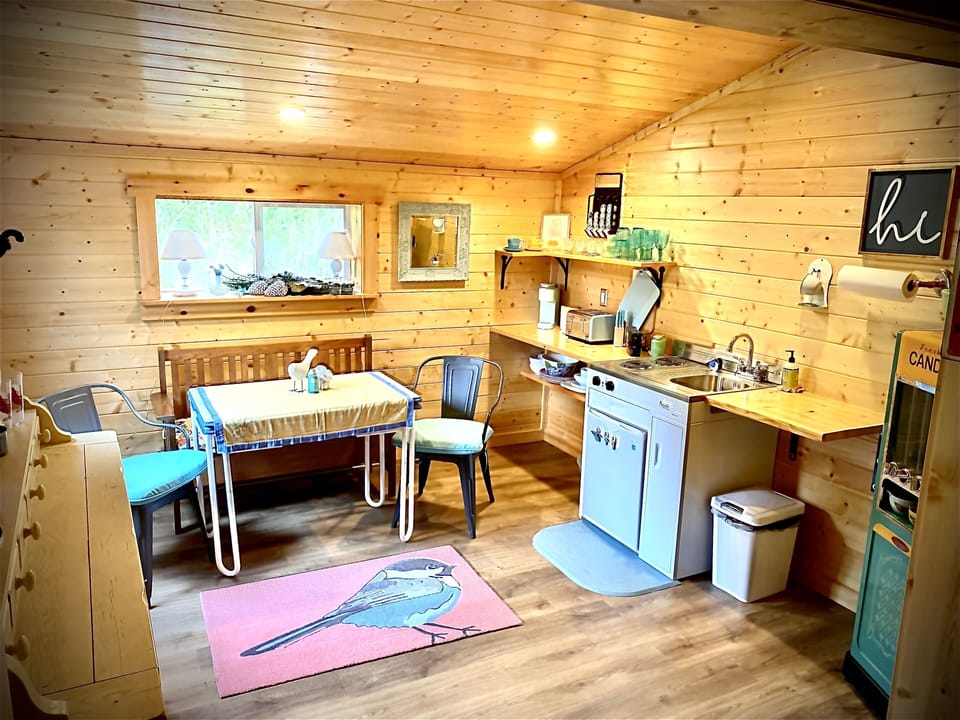 Kitchenette Fully Equipped for Cooktop Meals