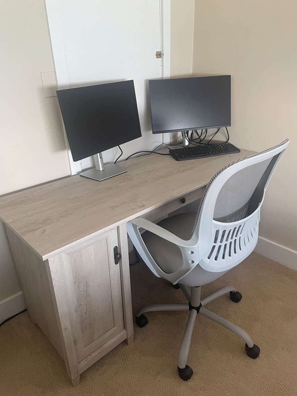 Desk in King Room (1 King Bed)