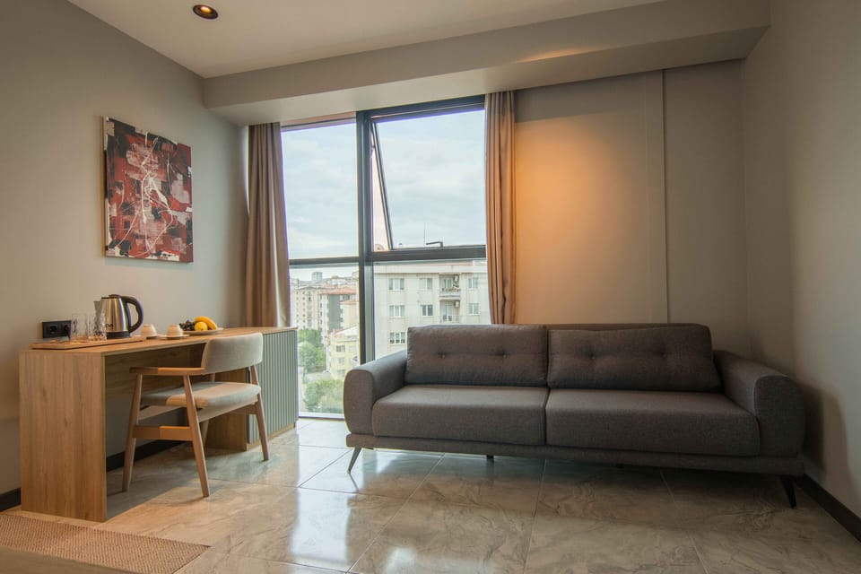 Family Room | Hypo-allergenic bedding, minibar, laptop workspace, soundproofing