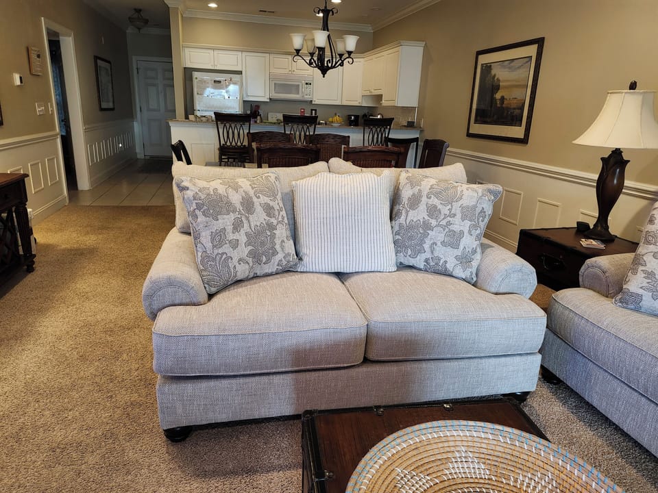 Living area and dining room with seating for 6