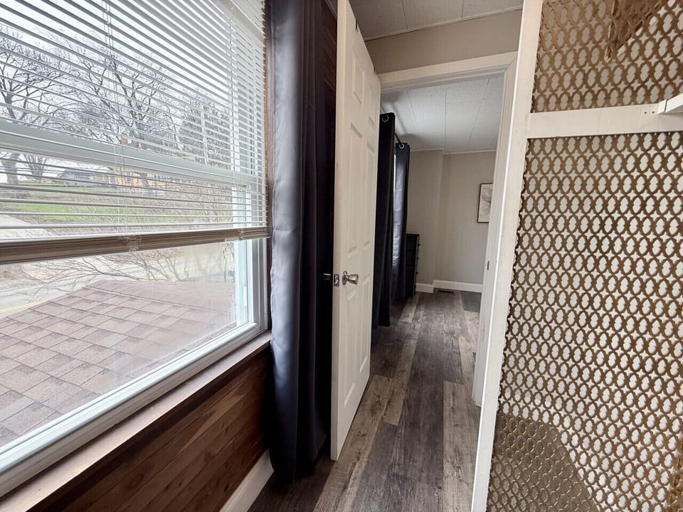 Queen BR 1 - 2nd Floor