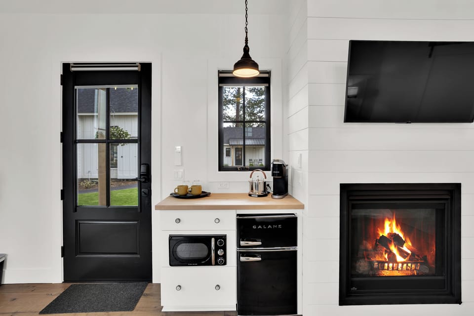 Cottage 7 | In-room dining