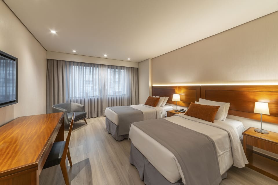 Standard Twin | Hypo-allergenic bedding available, minibar, in-room safe, desk