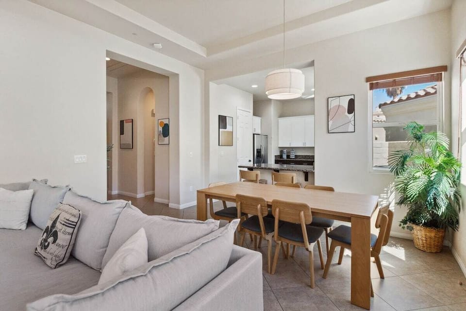From kitchen to dining to living room, everything connects beautifully here.