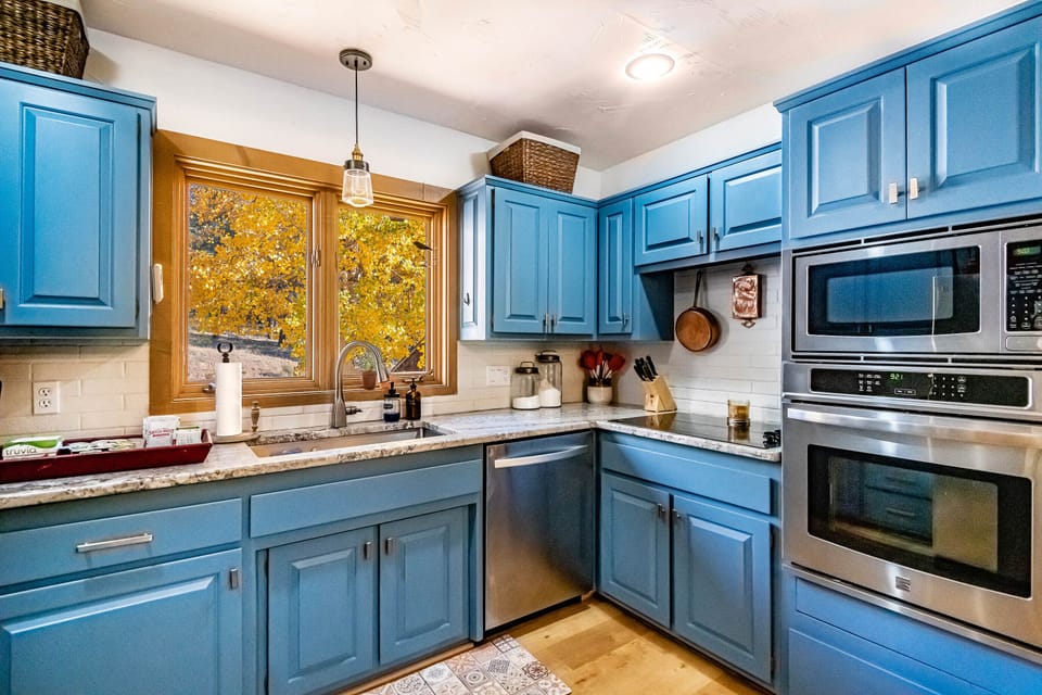 The kitchen has plenty of room to share cooking/cleaning time.