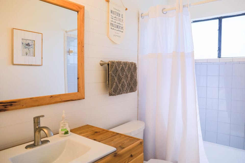 Guest Bathroom Upstairs
