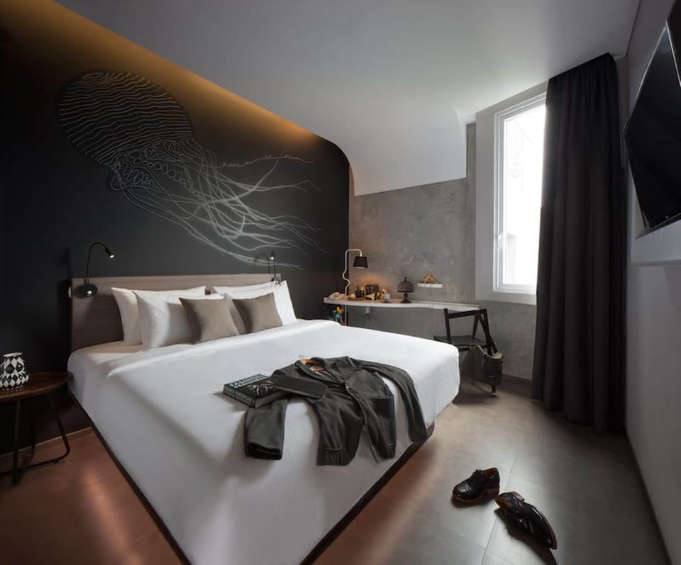Studio 25 | Premium bedding, in-room safe, desk, WiFi (free)