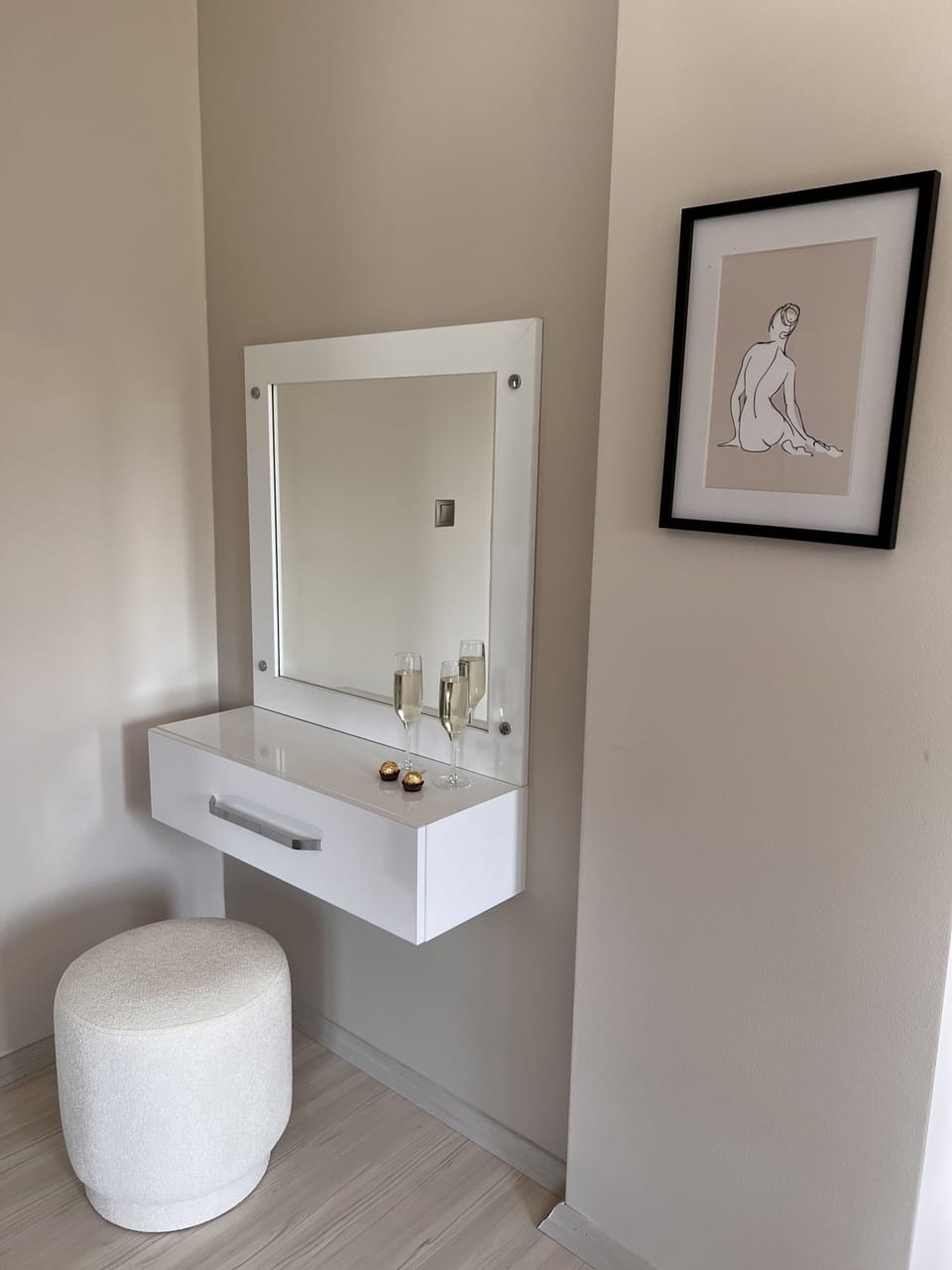 Classic Double Room | Minibar, in-room safe, individually decorated, free WiFi