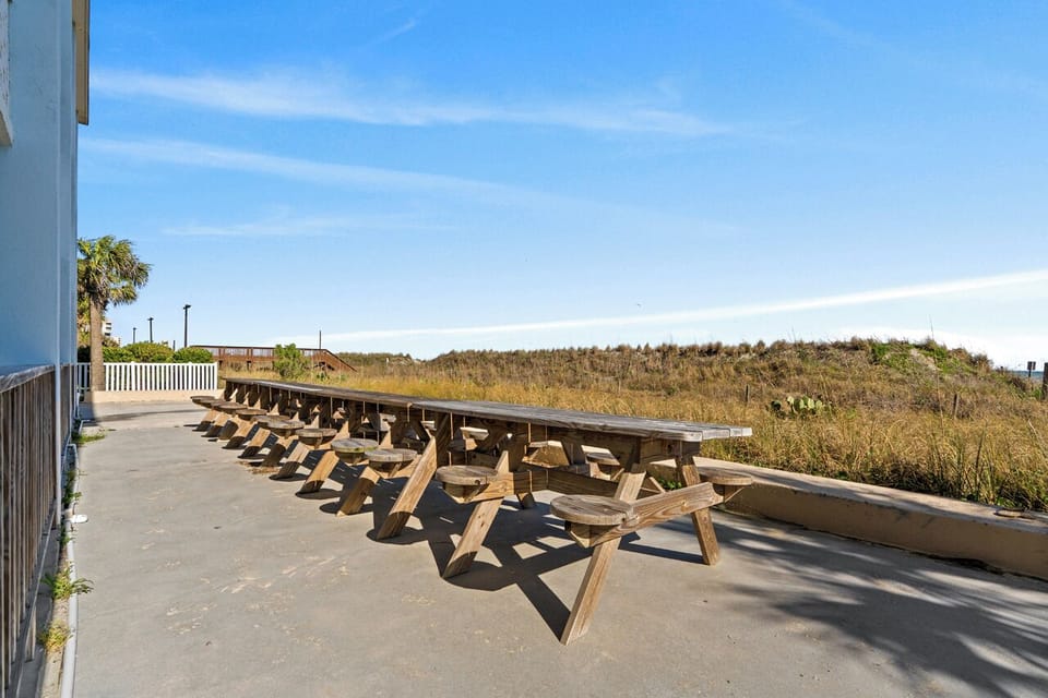 Picnic table area for easy meals outside