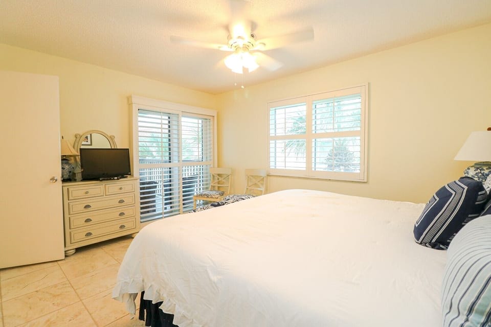 St. Augustine Beach Rentals Master Bedroom