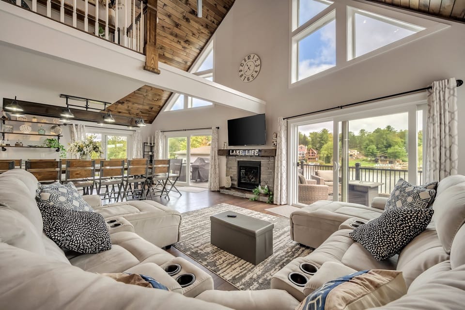 Open Concept Living area with Great Room, Dining Room and Kitchen
