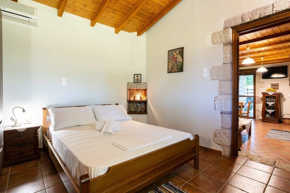Comfy double bed of the bedroom