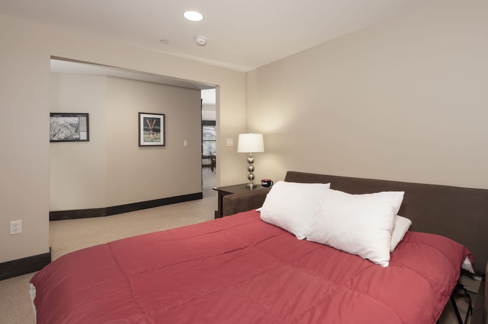 Condo, 3 Bedrooms | 3 bedrooms, iron/ironing board, WiFi (free)