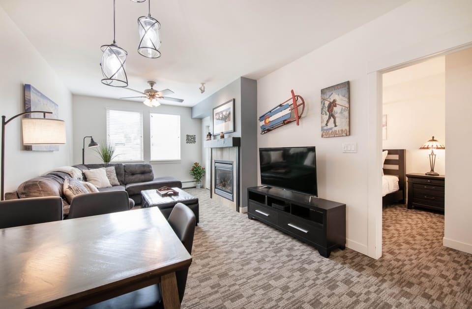 Condo, 1 Bedroom | Living area