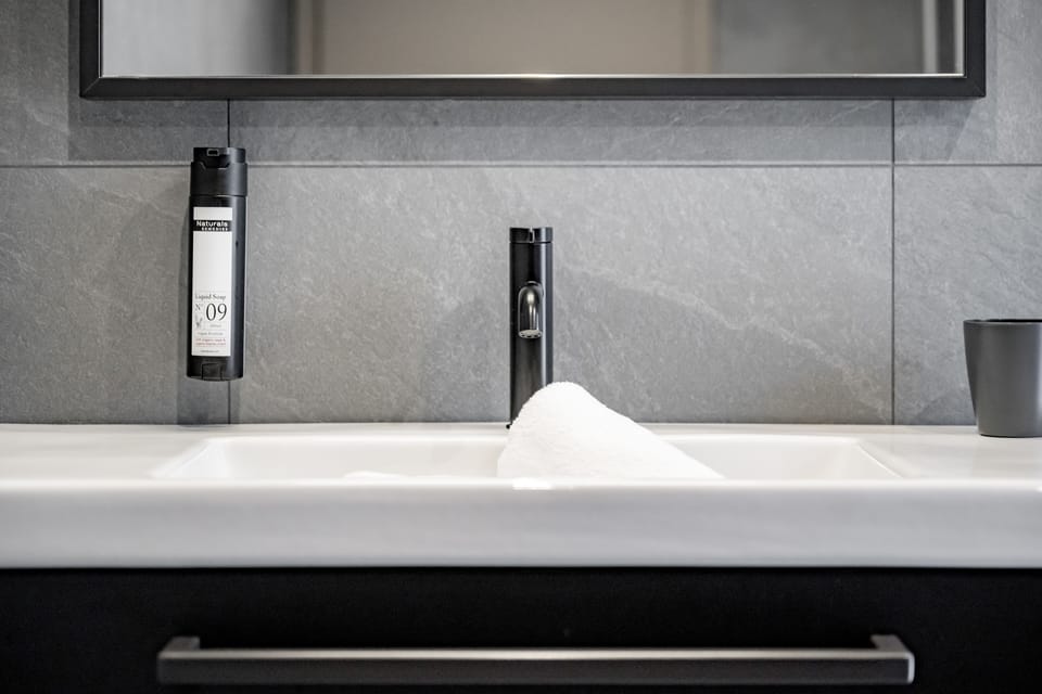 Economy Double Room | Soundproofing, free WiFi, bed sheets