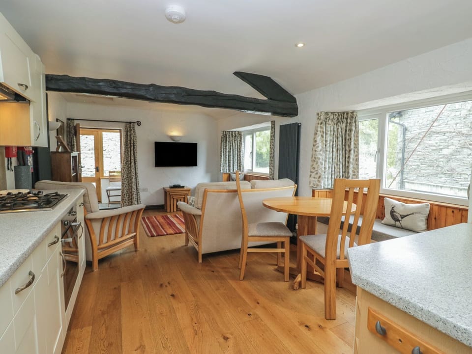 Cottage | Living area | Fireplace