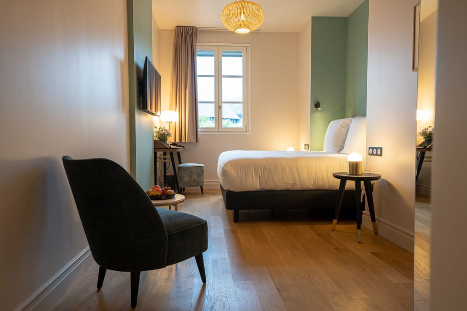 Standard Double Room | Minibar, in-room safe, blackout drapes, soundproofing
