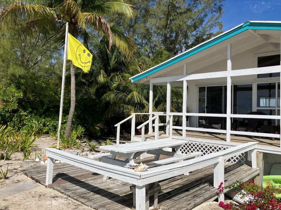 Picnic table on the deck.