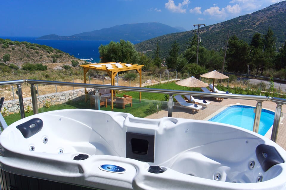 Private Hot Tub / Jacuzzi