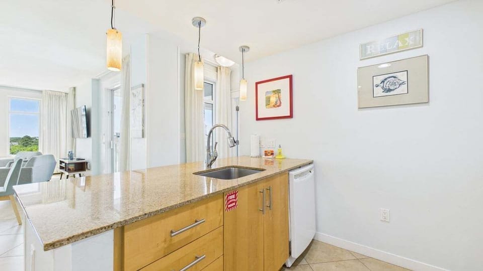 Full kitchen with necessary cooking essentials