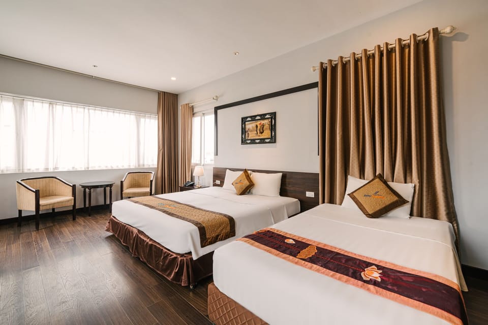 Family Room | Bathroom | Free toiletries, hair dryer, slippers