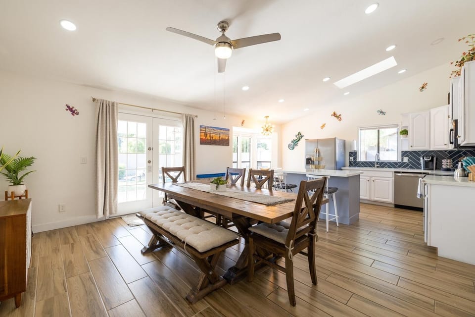 Kitchen dining