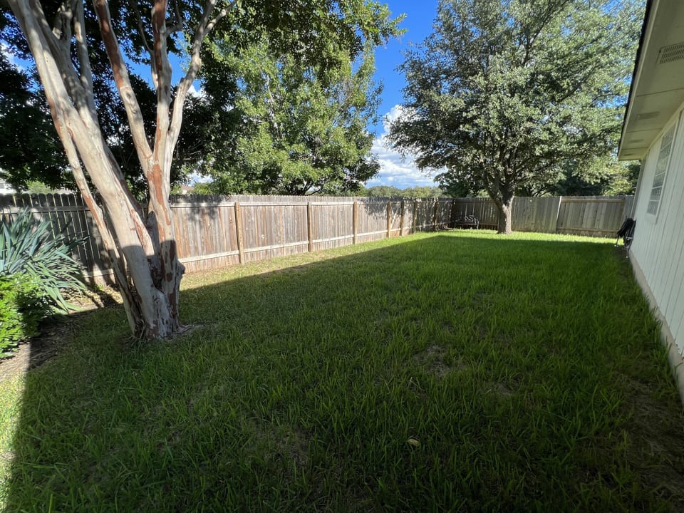 Private fenced in yard