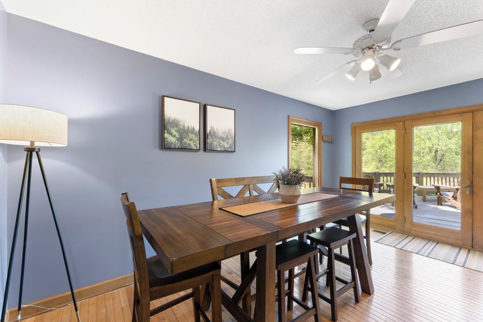 Casual dinning area.