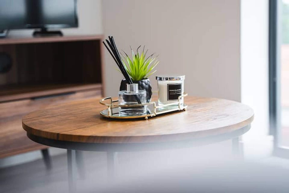 Deluxe Apartment, Accessible, Ensuite | Lounge