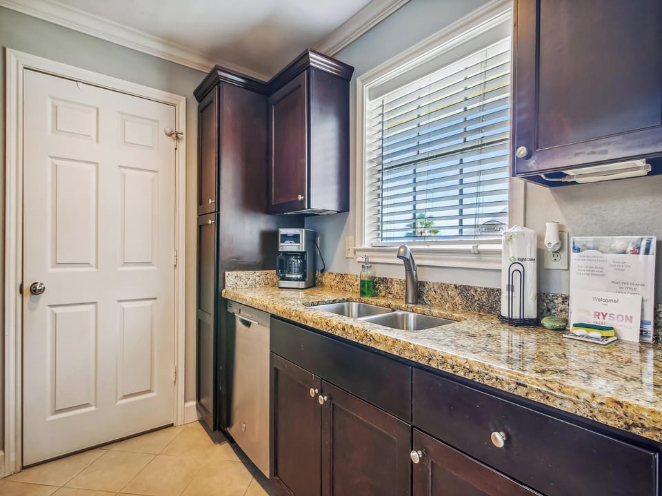 Condo (1 Bedroom) | Property amenity