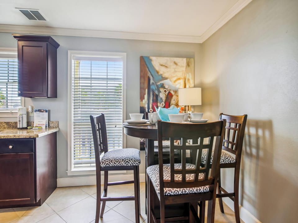 Condo (1 Bedroom) | Property amenity